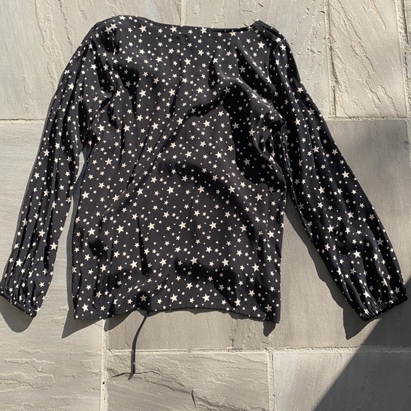 Forever 21 tie front blouse in star prints - Picture 6 of 7